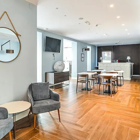 Beautiful In W/ Wifi, Outdoor Swimming Pool And 1 Bedrooms *