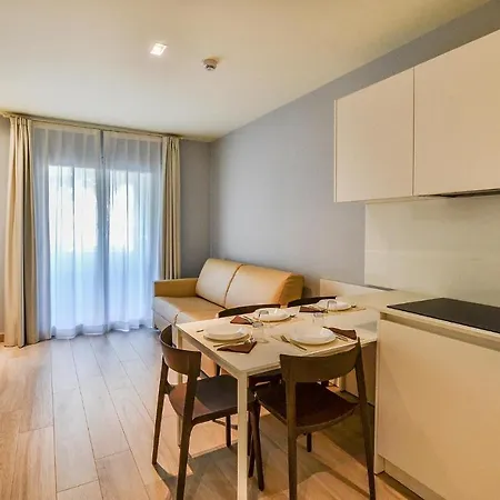 Beautiful In W/ Wifi, Outdoor Swimming Pool And 1 Bedrooms *