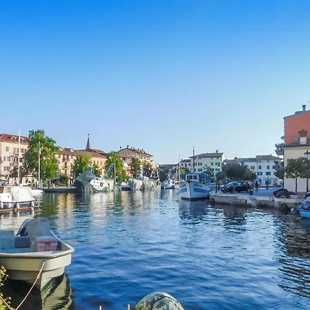 Beautiful In W/ Wifi, Outdoor Swimming Pool And 1 Bedrooms *